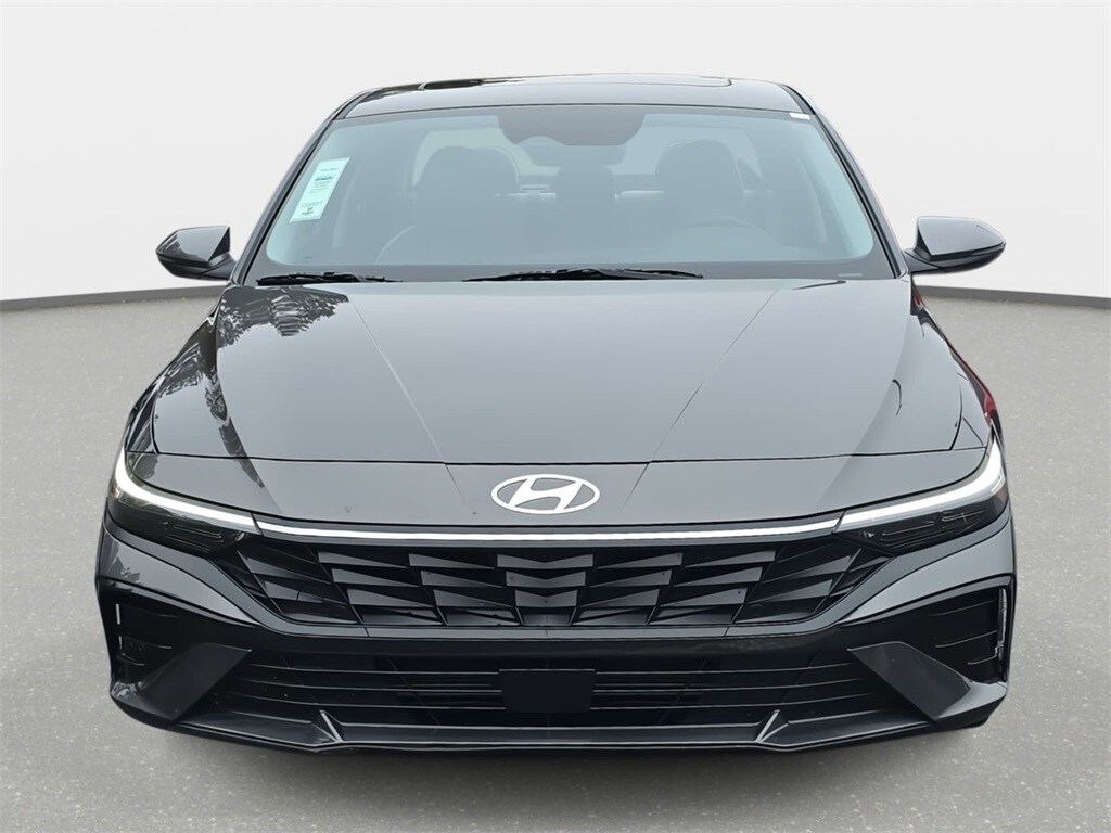 2025 Hyundai Elantra Limited photo 2