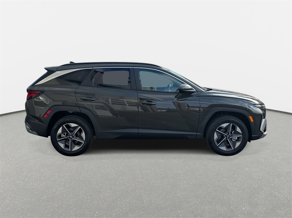 2025 Hyundai Tucson SEL photo 2