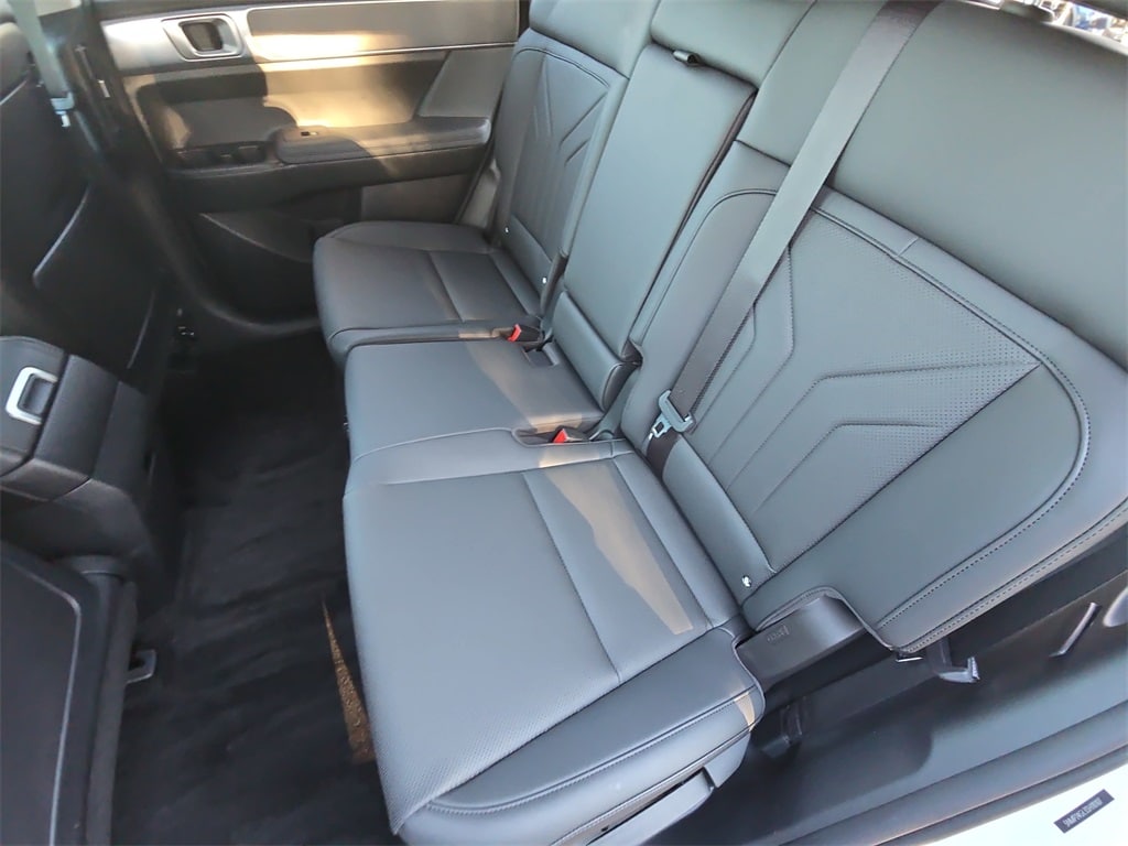 2025 Hyundai Santa Fe SEL - Photo 16