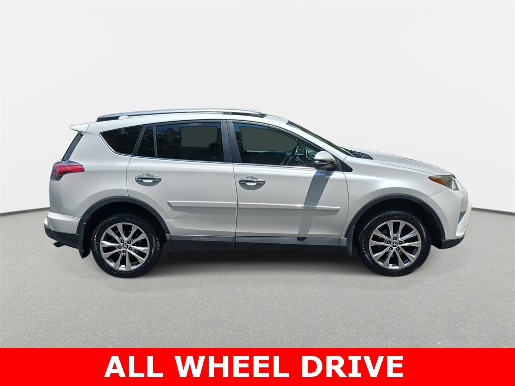 2017 Toyota RAV4 Limited photo 4