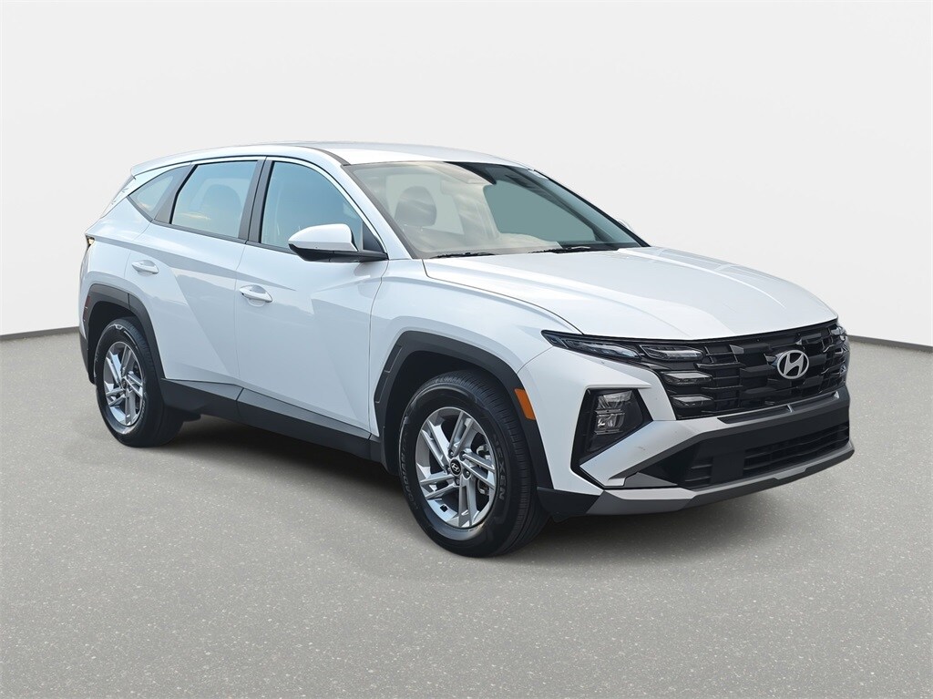 2025 Hyundai Tucson SE photo 3