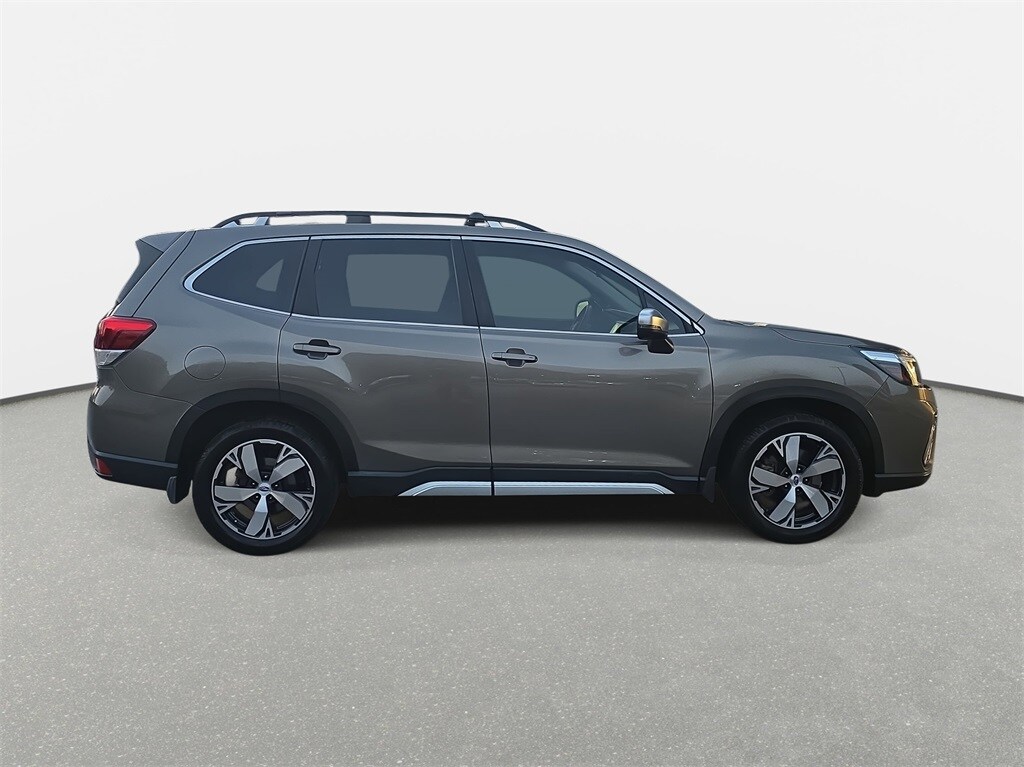 2020 Subaru Forester Touring photo 4
