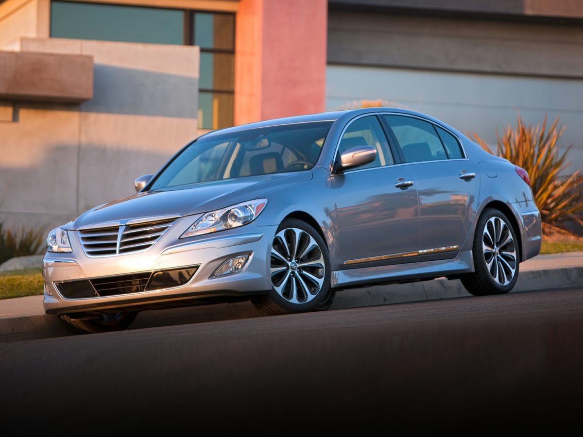 2013 Hyundai Genesis 3.8's photo