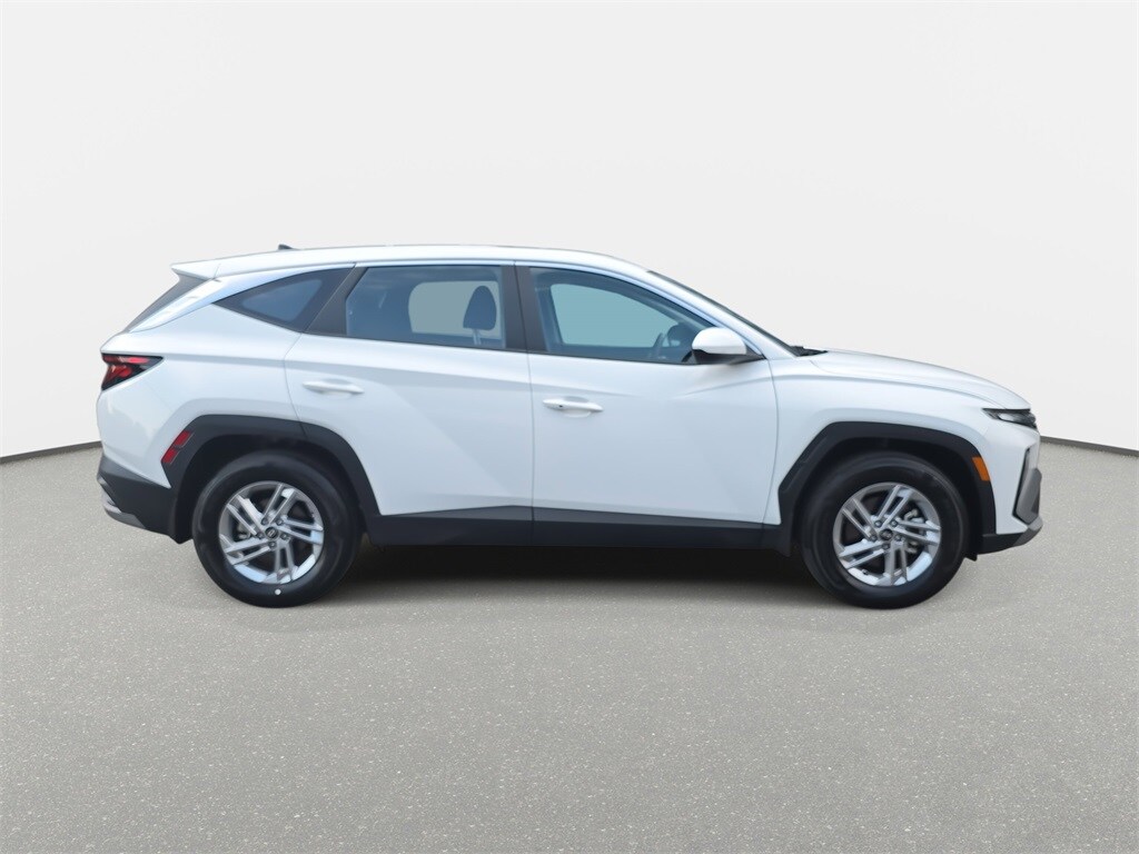 2025 Hyundai Tucson SE photo 4