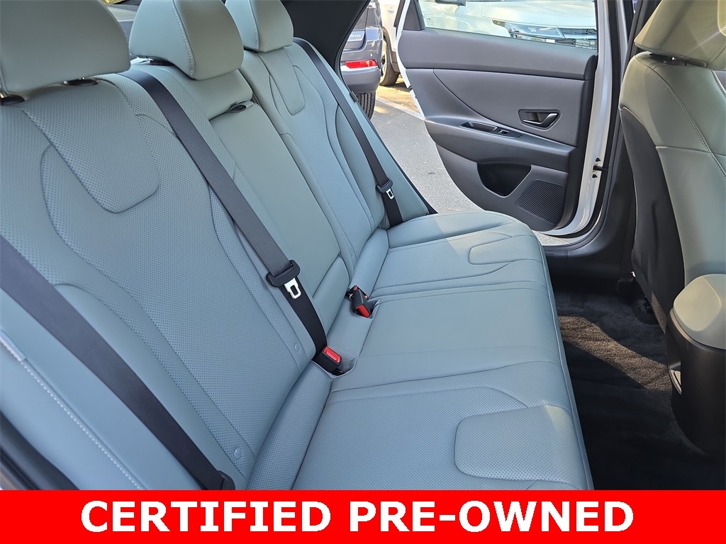 2025 Hyundai Elantra Limited - Photo 11