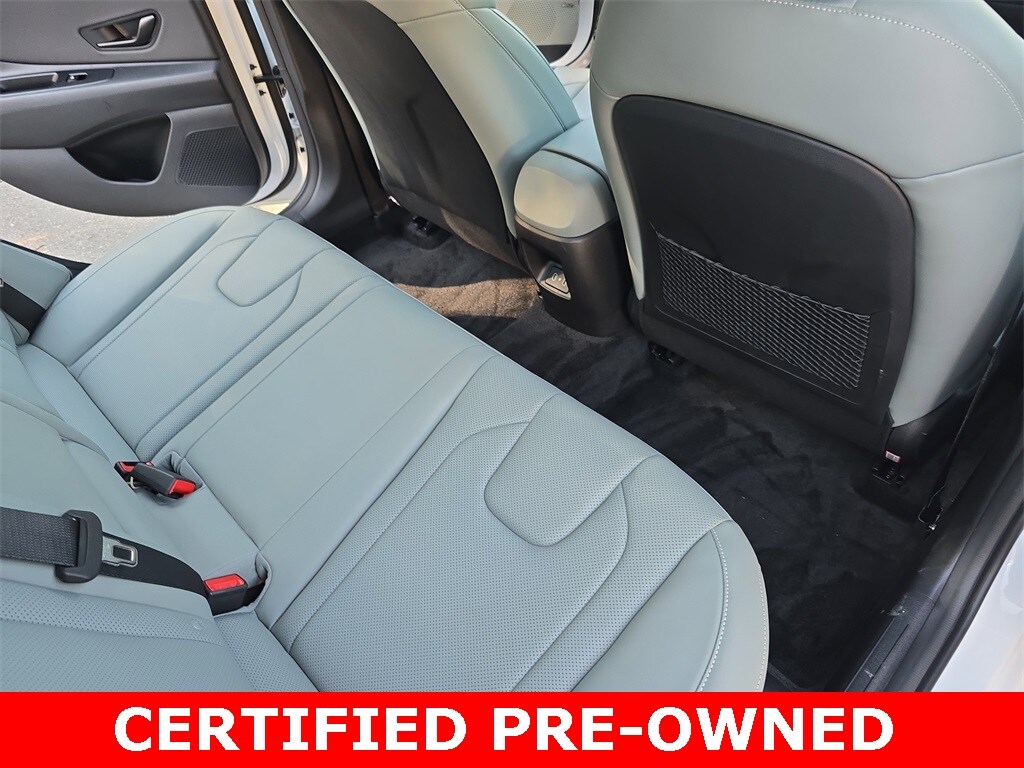 2025 Hyundai Elantra Limited - Photo 12