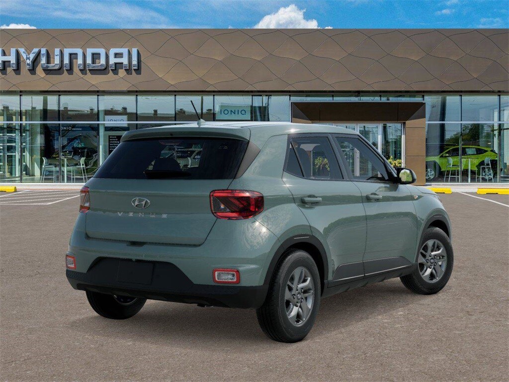 2025 Hyundai Venue SE photo 2
