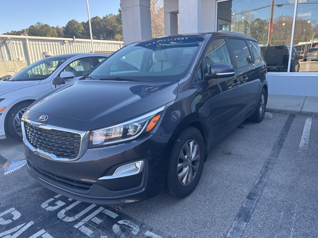 2019 Kia Sedona LX's photo