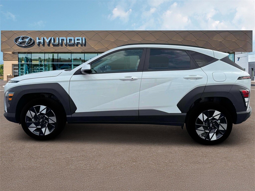 2025 Hyundai Kona SEL photo 3