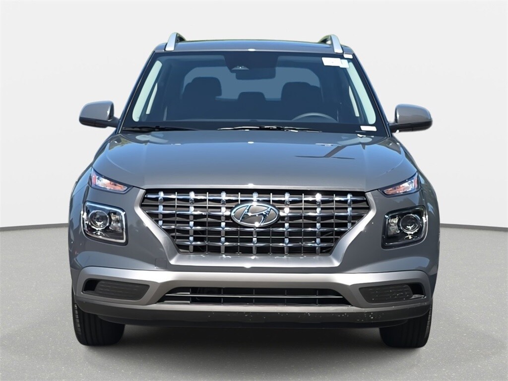 2025 Hyundai Venue SEL photo 2