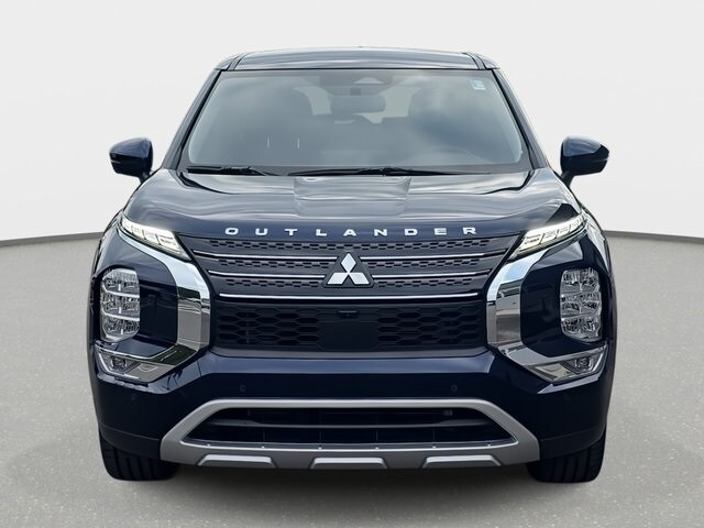 2023 Mitsubishi Outlander SE photo 2