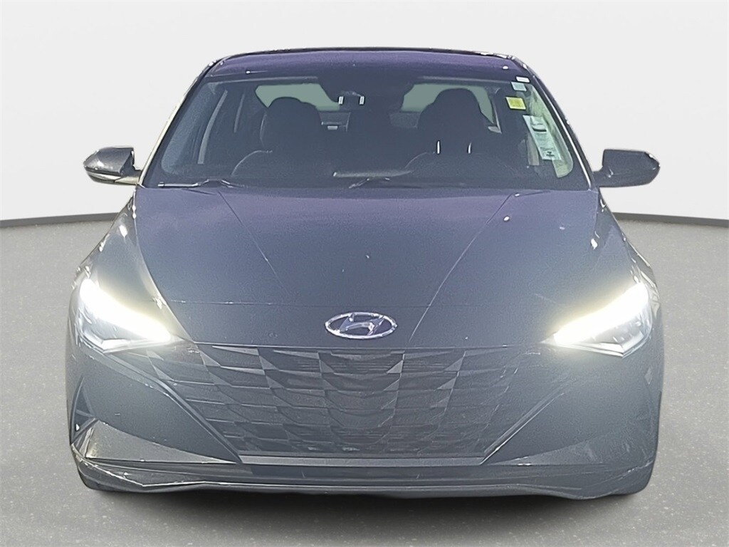 2021 Hyundai Elantra SEL photo 2