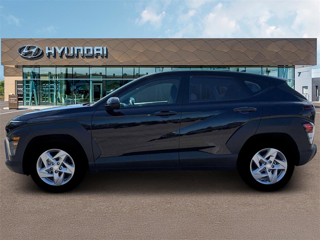 2026 Hyundai Kona SE photo 2