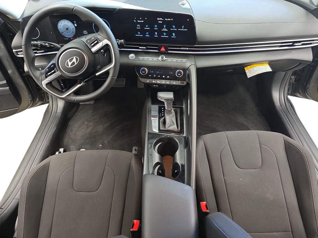 2025 Hyundai Elantra SEL - Photo 9