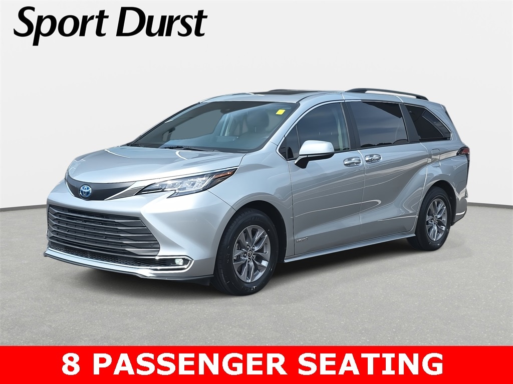 2021 Toyota Sienna XLE's photo