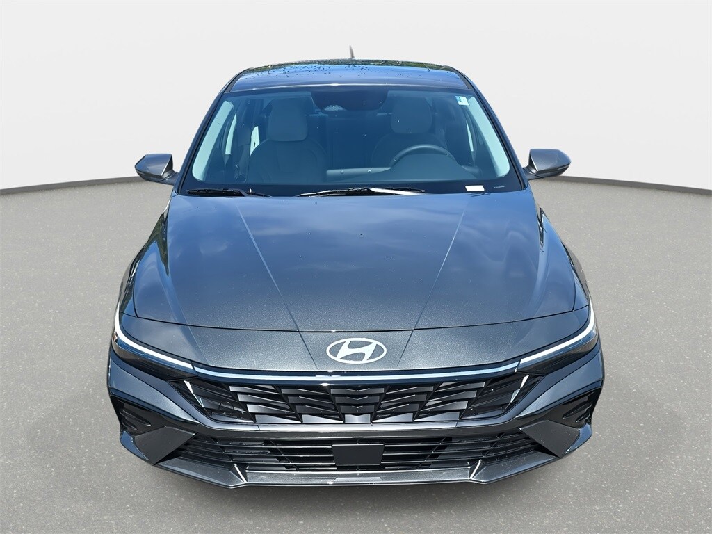 2025 Hyundai Elantra Limited photo 2
