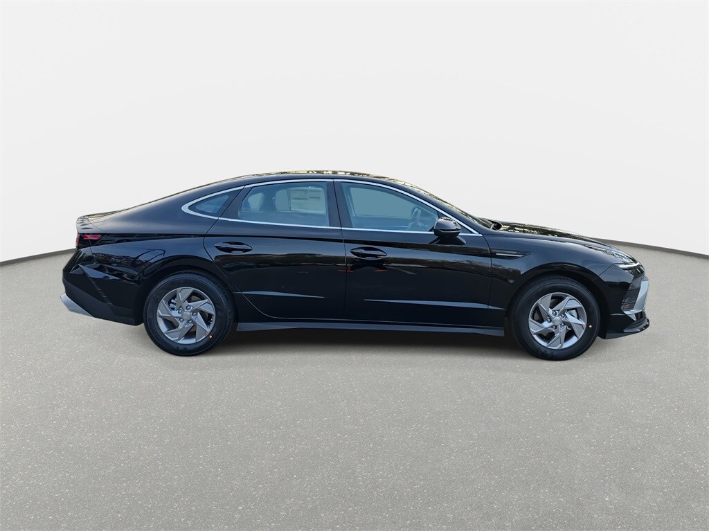 2026 Hyundai Sonata SE photo 4