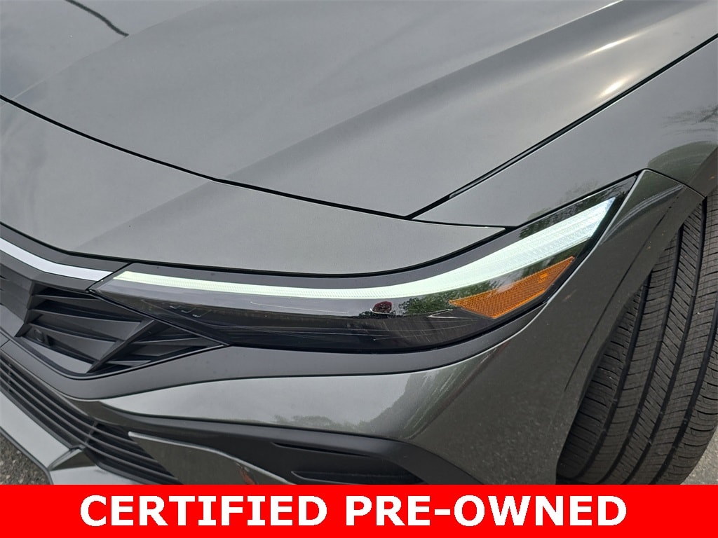 2025 Hyundai Elantra Blue - Photo 32