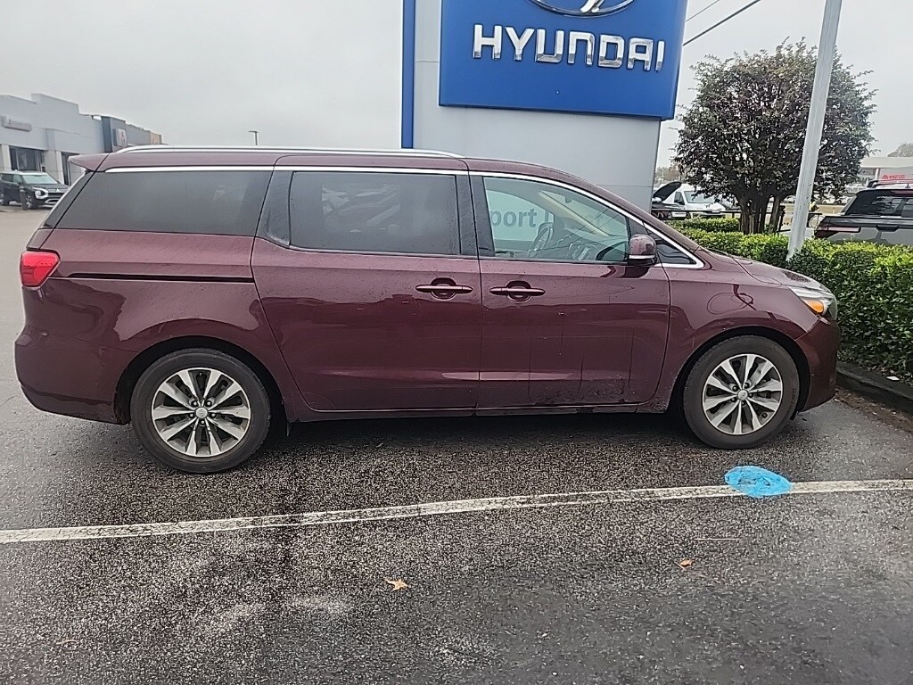 Used 2016 Kia Sedona SX Van