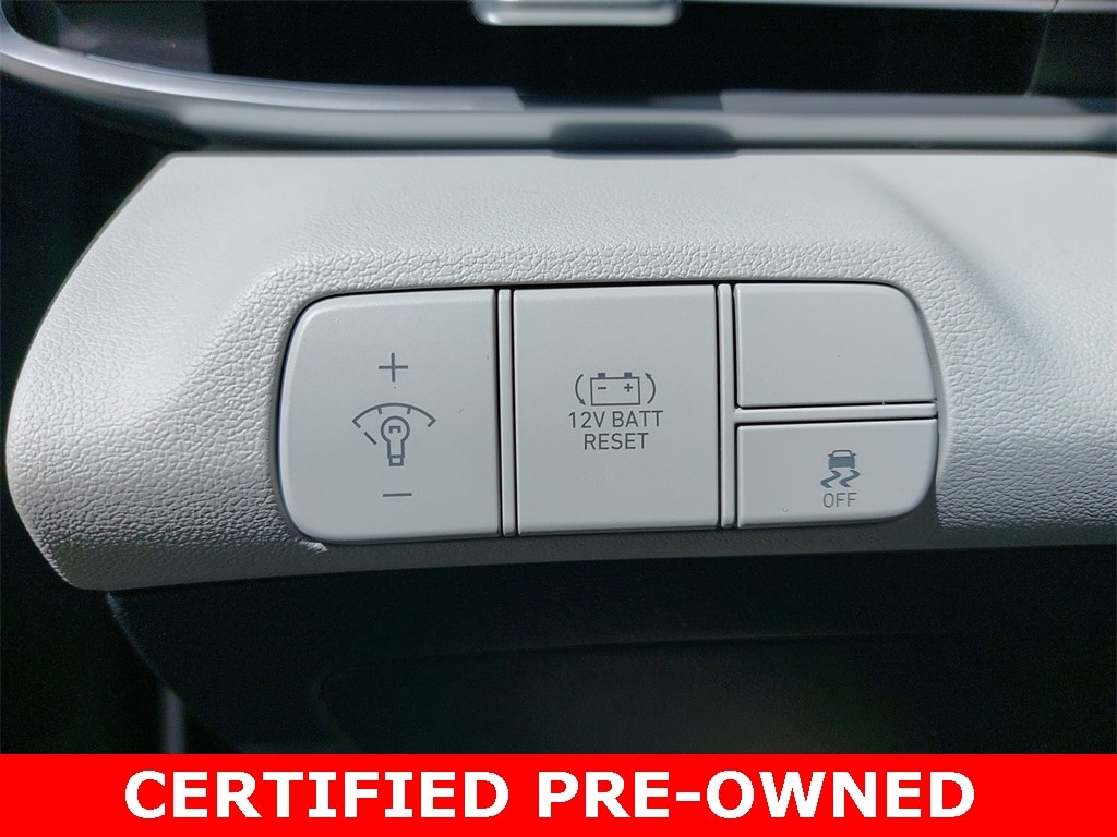 2025 Hyundai Elantra Limited - Photo 26