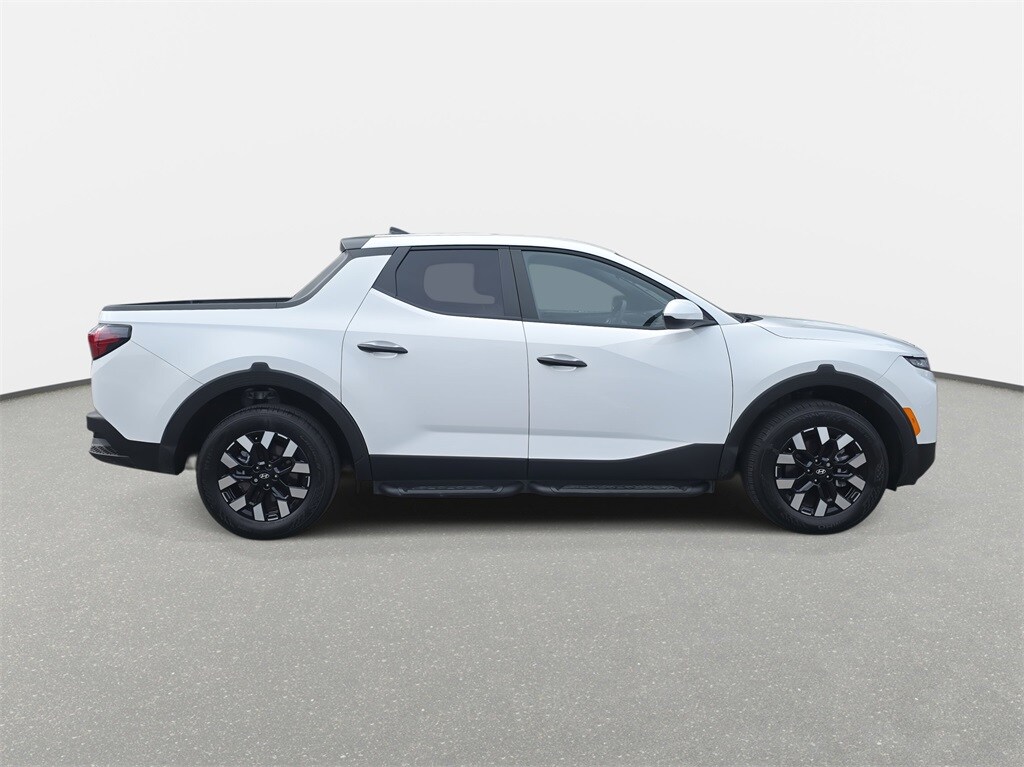 2025 Hyundai Santa Cruz SE photo 3