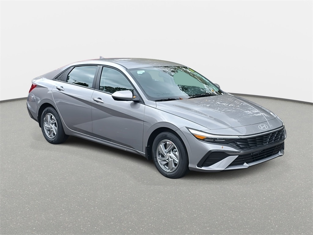New 2026 Hyundai Elantra SE Sedan