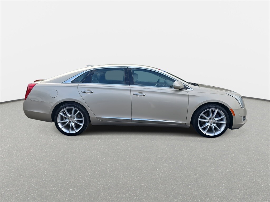 2015 Cadillac XTS Premium photo 2