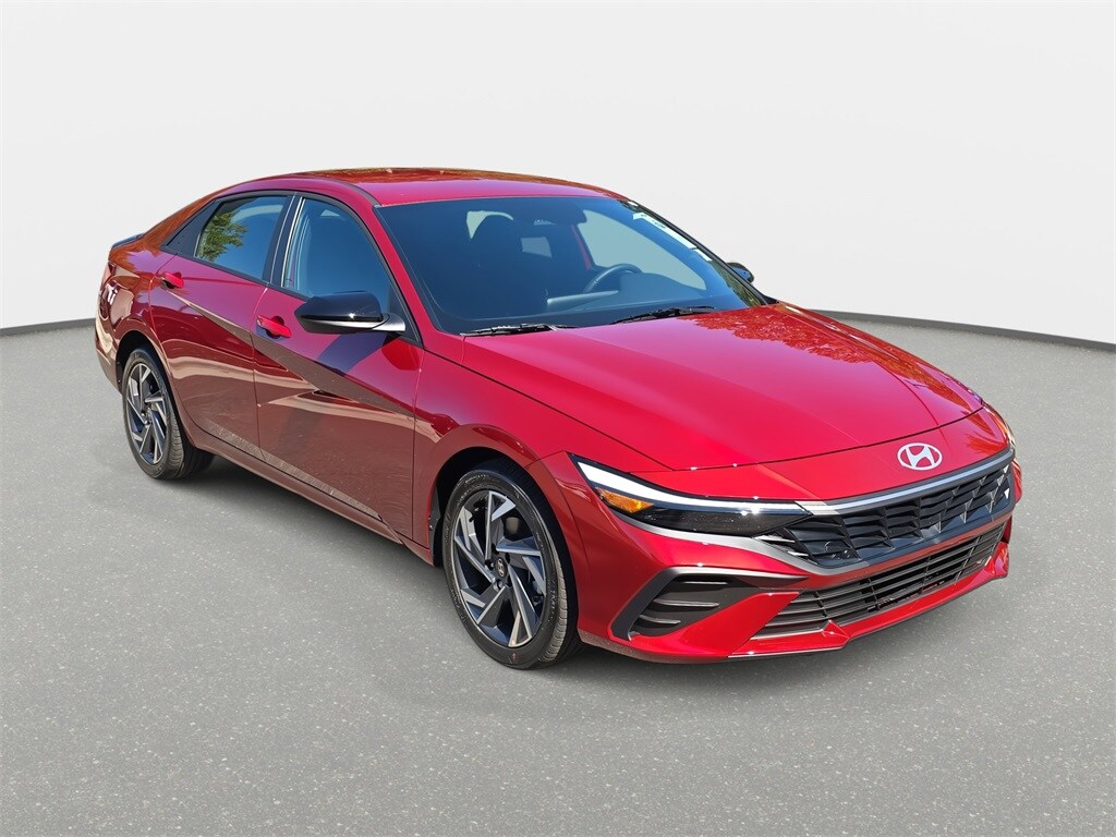 2025 Hyundai Elantra SEL Sport photo 3