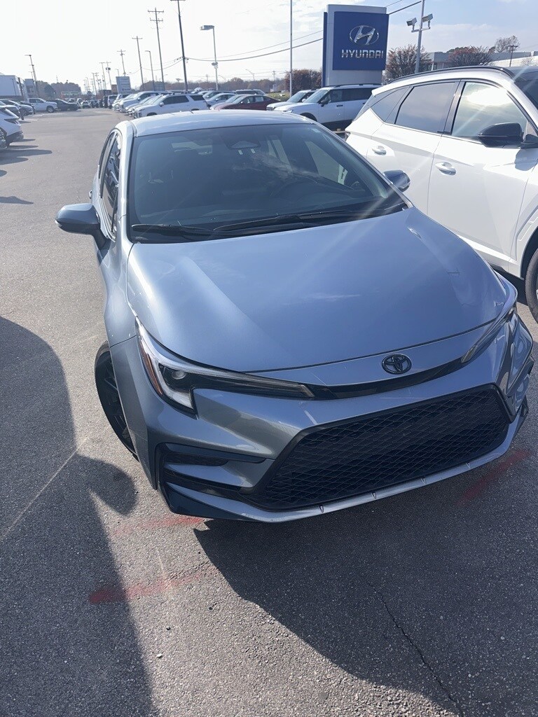 2023 Toyota Corolla SE photo 3