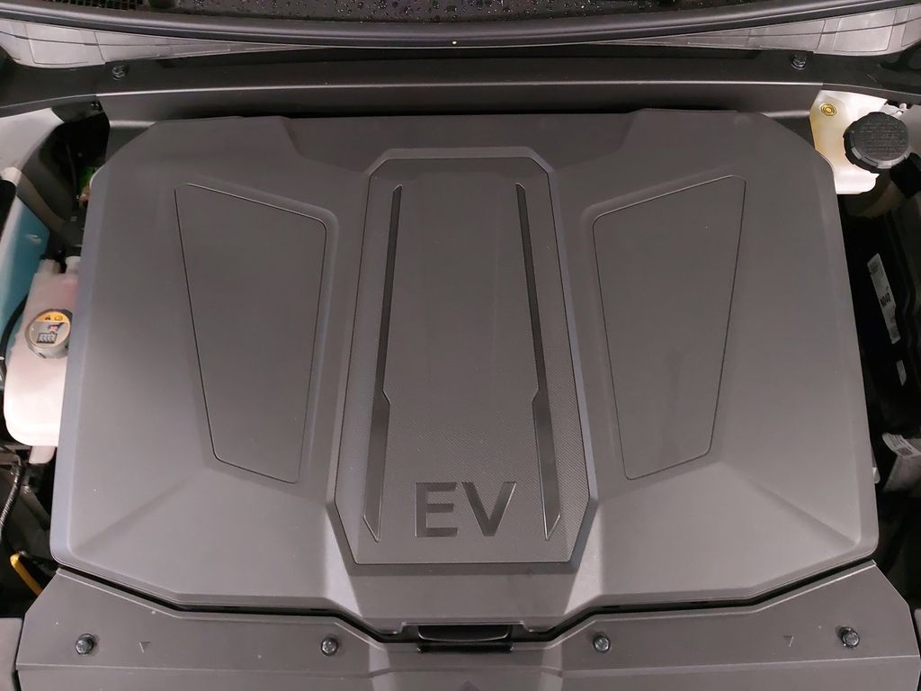 2025 Hyundai IONIQ 5 SE - Photo 30