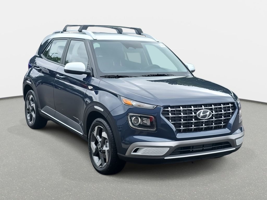 New 2026 Hyundai Venue SEL w/Two-Tone Roof SUV