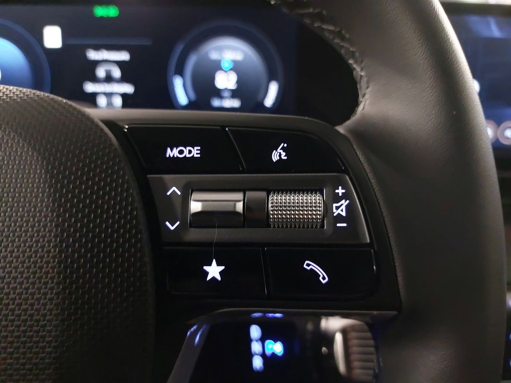 2025 Hyundai IONIQ 5 SE - Photo 18
