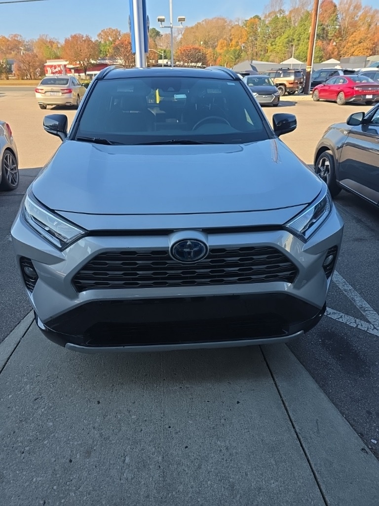 2020 Toyota RAV4 XSE's photo