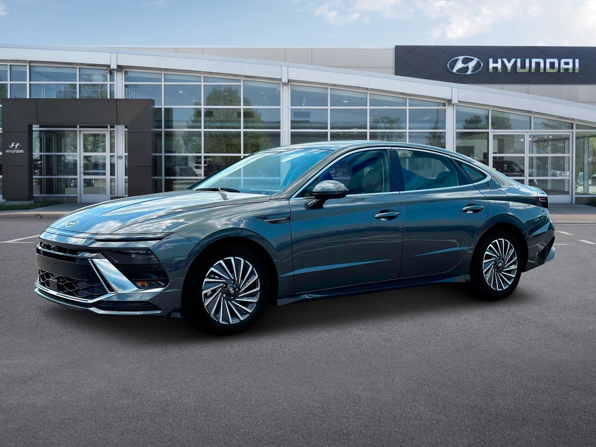 2025 Hyundai Sonata Hybrid Limited photo 2