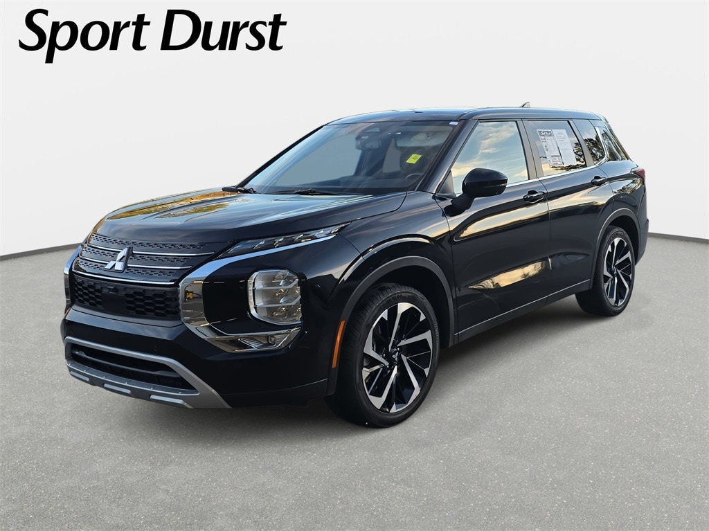 2024 Mitsubishi Outlander SE's photo