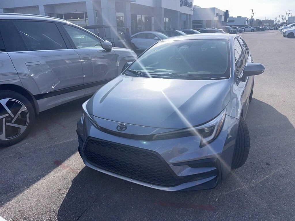 2023 Toyota Corolla SE photo 2