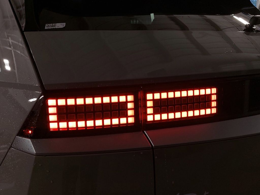 2025 Hyundai IONIQ 5 SE - Photo 34