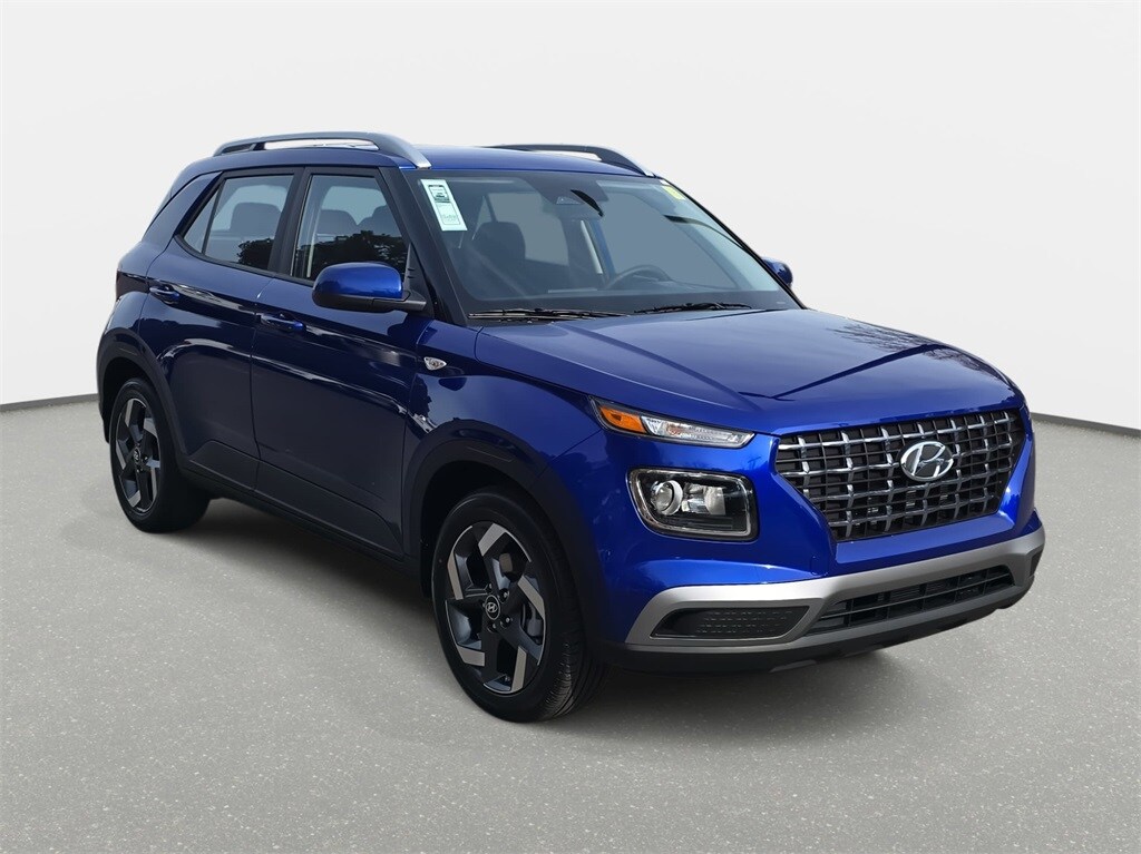 2026 Hyundai Venue SEL photo 3