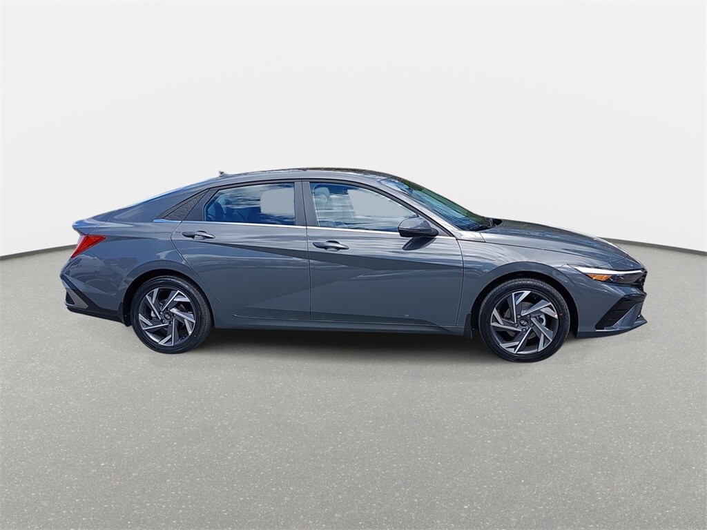 New 2025 Hyundai Elantra Hybrid Limited Sedan