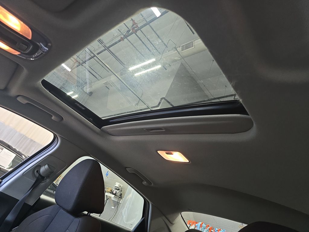 2025 Hyundai Elantra SEL - Photo 30