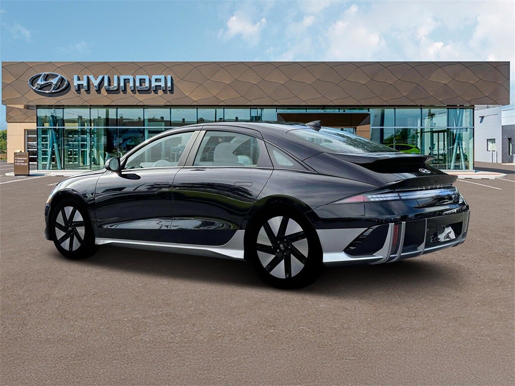 2025 Hyundai Ioniq 6 SE photo 2