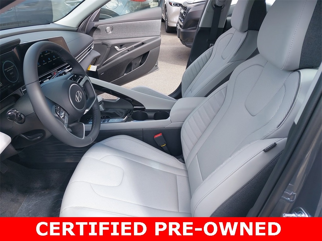 2025 Hyundai Elantra Limited - Photo 15