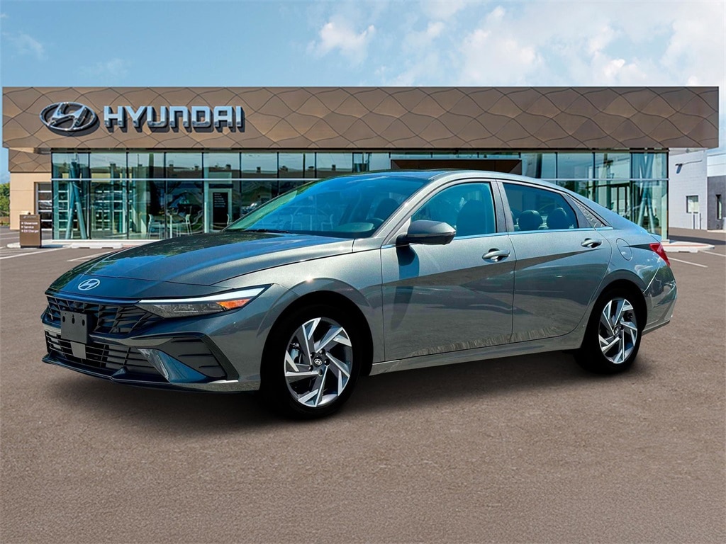 New 2025 Hyundai Elantra Limited Sedan