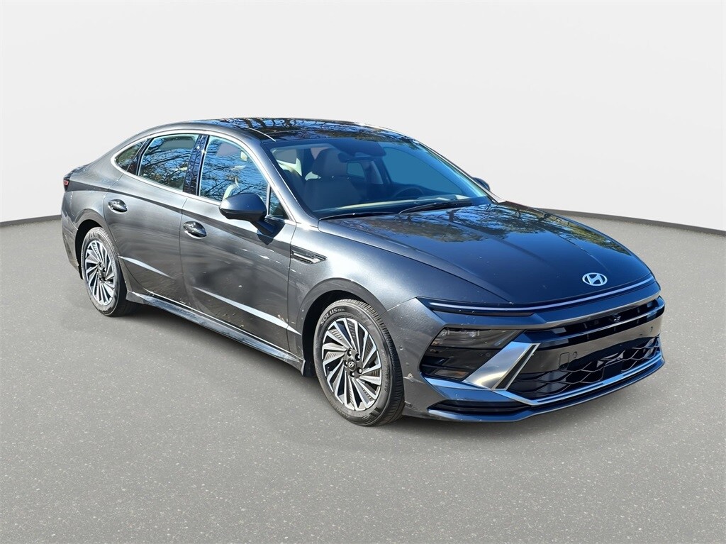 2025 Hyundai Sonata Hybrid Limited photo 3