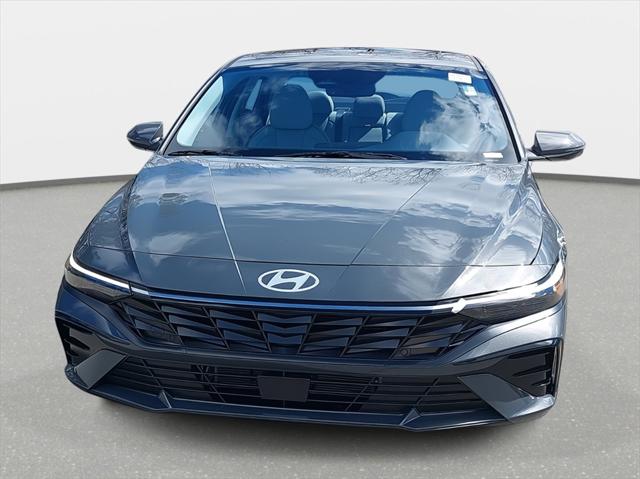 2025 Hyundai Elantra Hybrid Limited photo 2