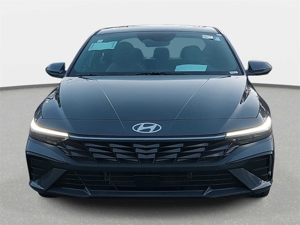 2025 Hyundai Elantra Hybrid Limited photo 2