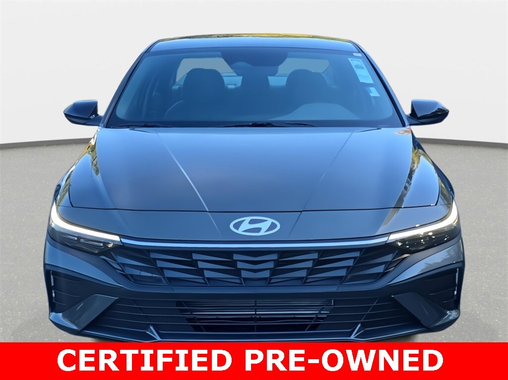 2025 Hyundai Elantra SEL Sport photo 2