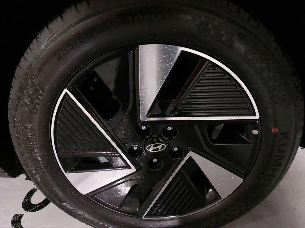 2025 Hyundai IONIQ 5 SE - Photo 33