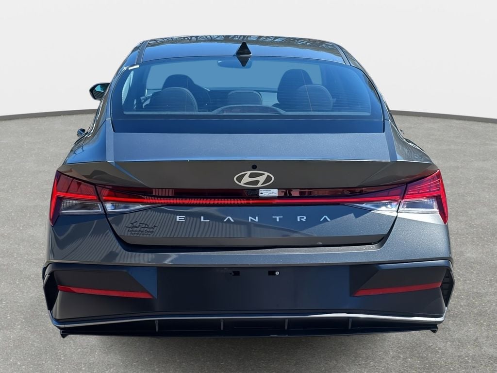 2025 Hyundai Elantra SEL - Photo 6