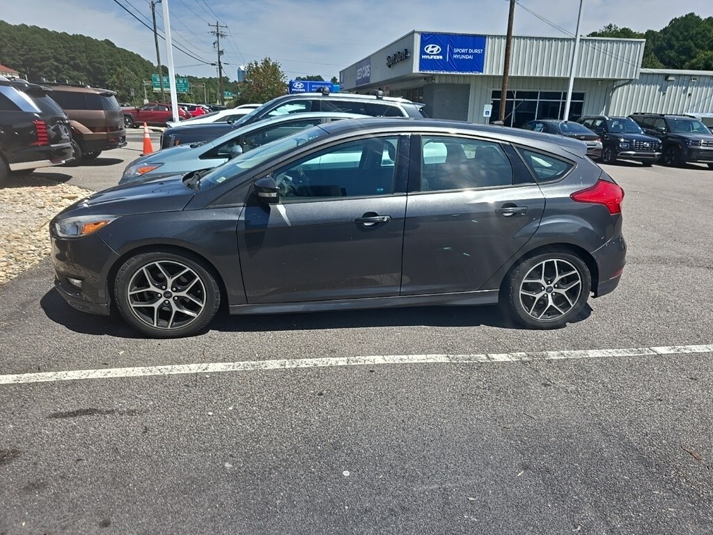 2016 Ford Focus SE photo 3